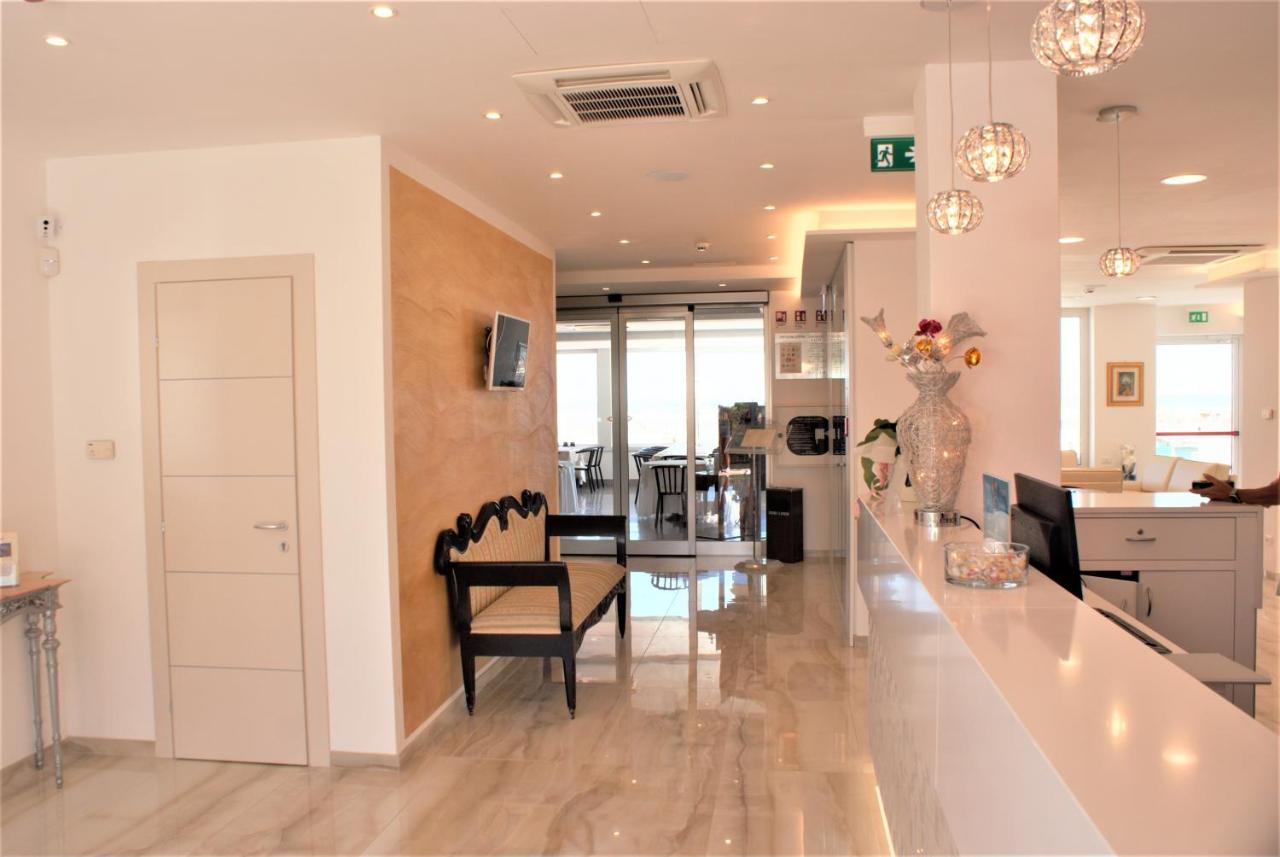Hotel Caesar Paladium Rimini Exterior foto