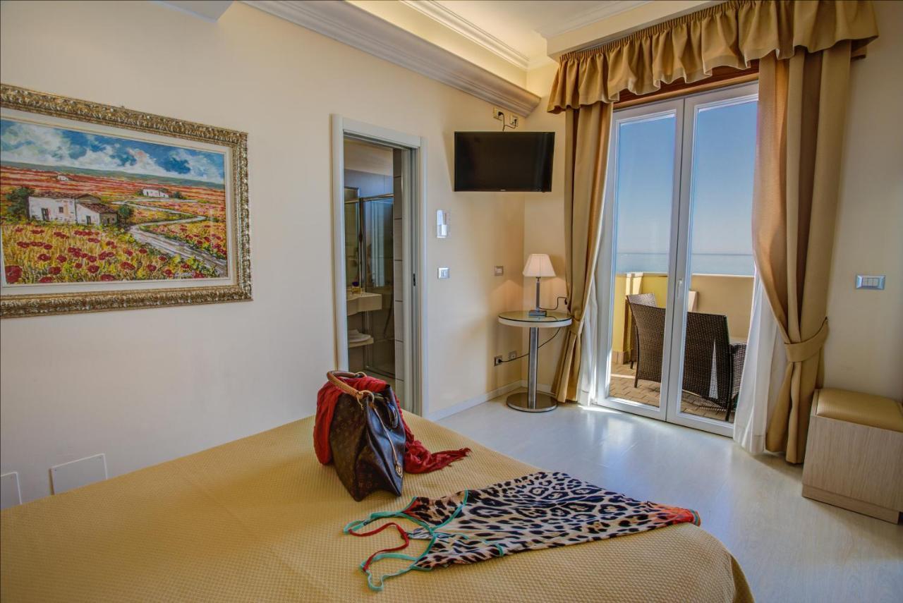 Hotel Caesar Paladium Rimini Zimmer foto