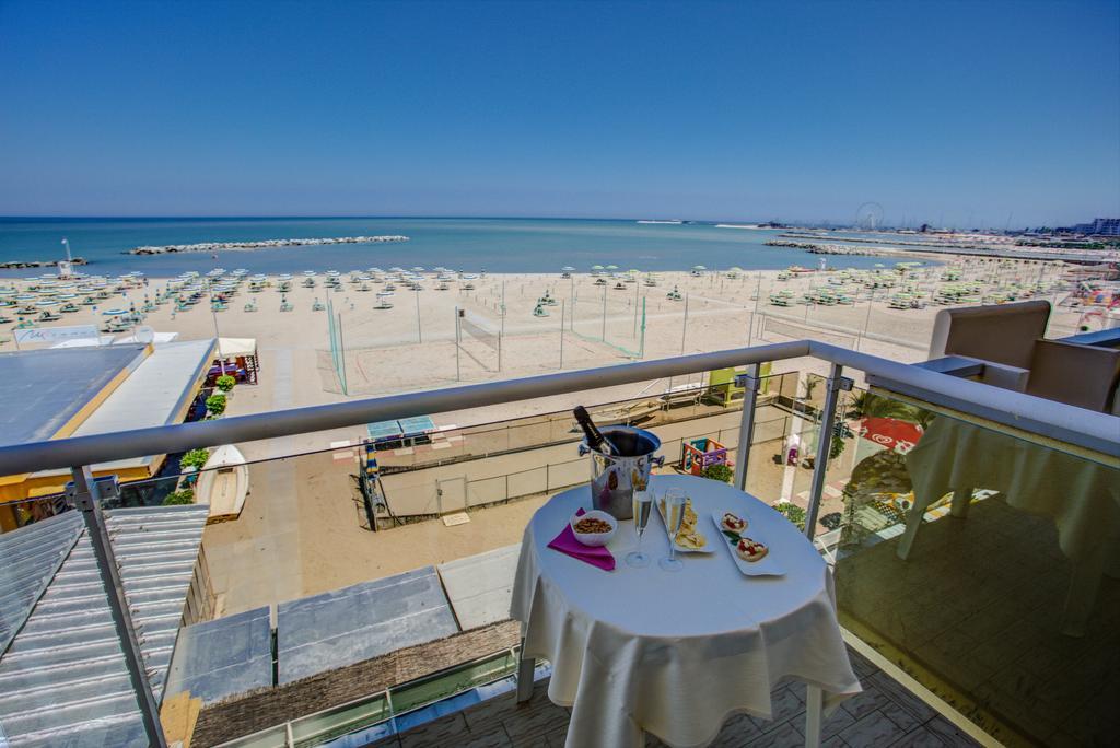 Hotel Caesar Paladium Rimini Zimmer foto