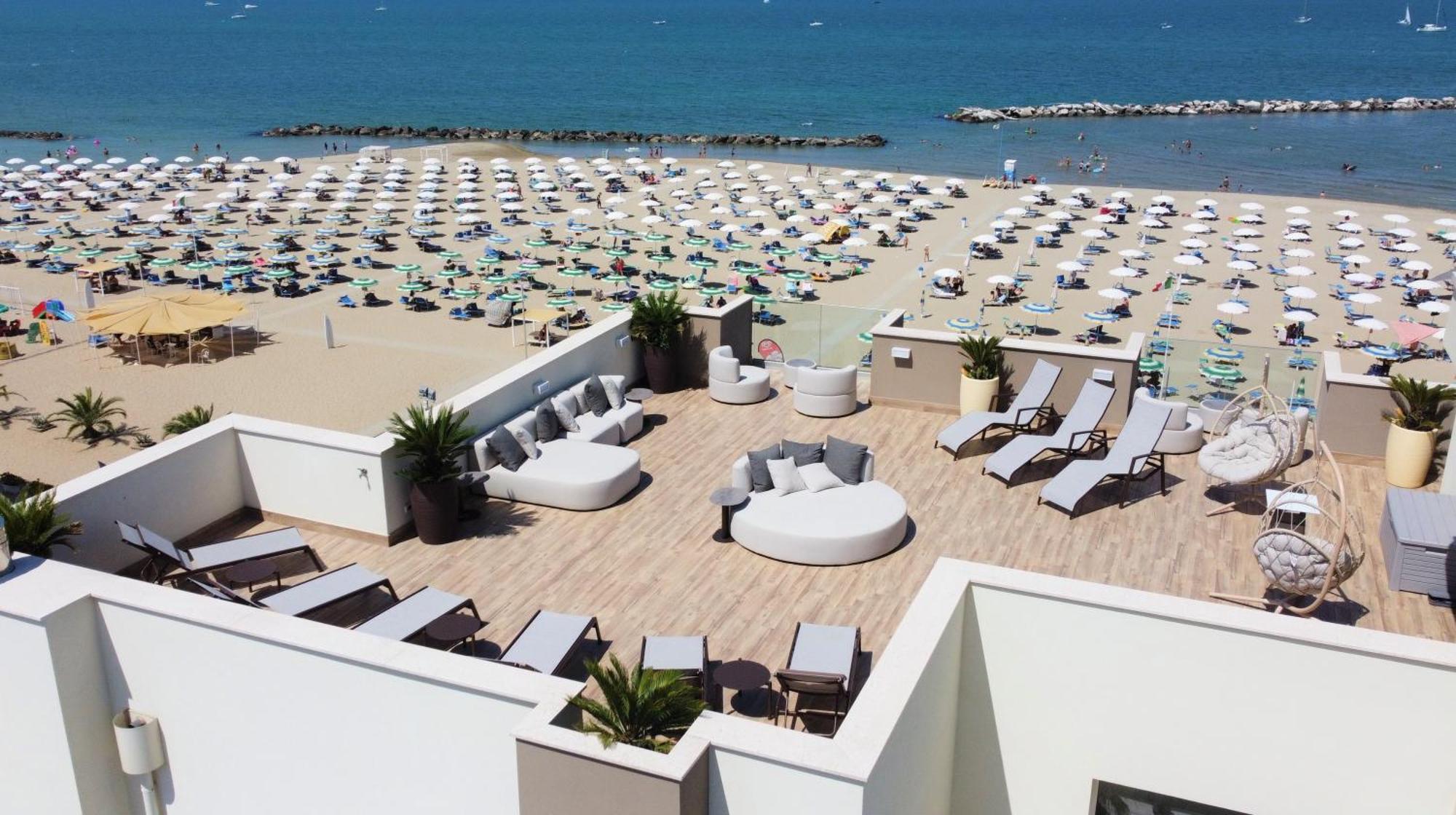 Hotel Caesar Paladium Rimini Exterior foto