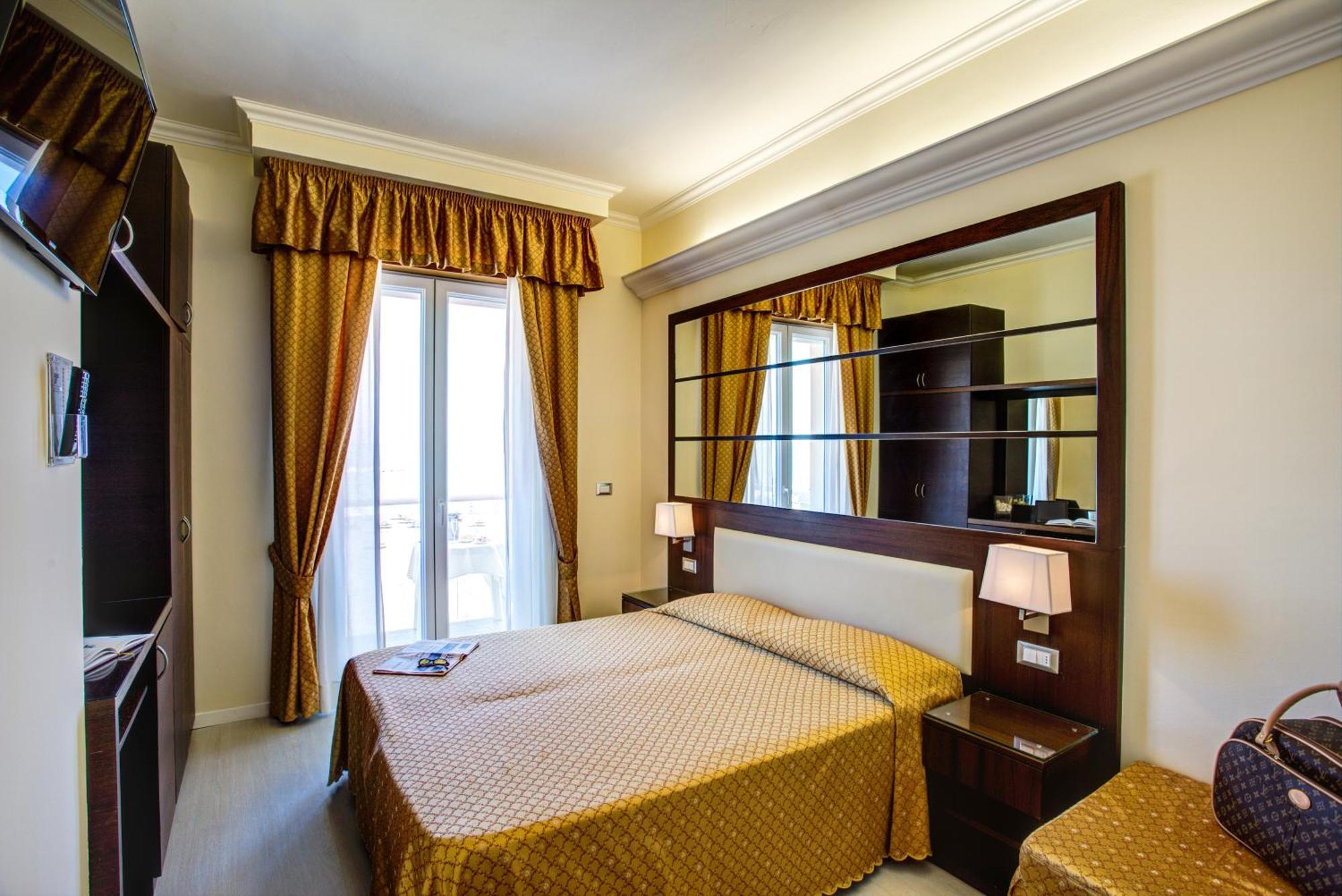 Hotel Caesar Paladium Rimini Zimmer foto